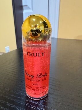 TRULY Cherry Baby Luxury Lip Oil - Shimmery Pink-Red